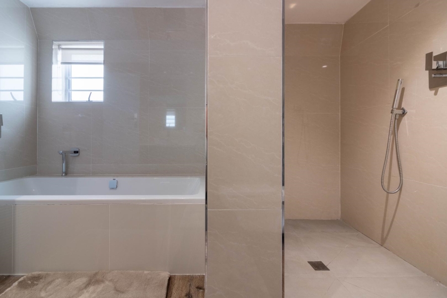 To Let 3 Bedroom Property for Rent in Sea Point Western Cape